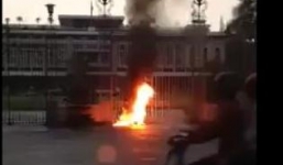 Sốc clip người phụ nữ tự thiêu chết cháy ở Sài Gòn